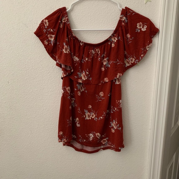 IVY + MAIN Red Floral Off the shoulder - Picture 2 of 3